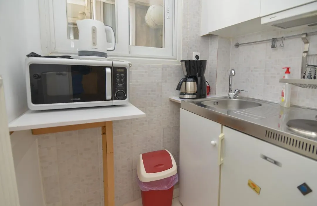 Athens Stylish Studio In Front Of Syntagma Metro Stop For 2-1