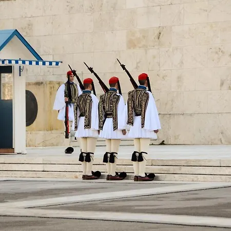 Athens Stylish Studio In Front Of Syntagma Metro Stop For 2-3